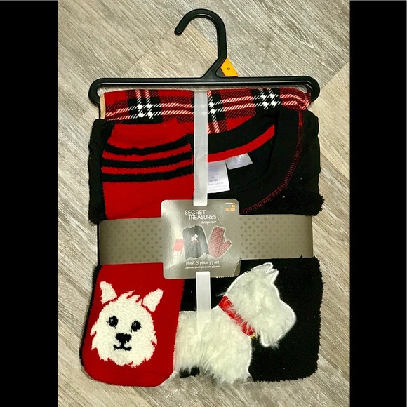 Secret Treasures Other - Secret Treasures Sleepwear Plush 3 pc pajama set
